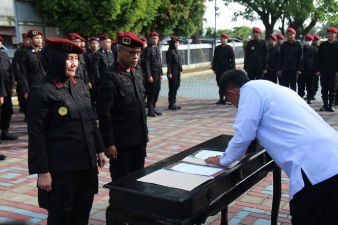 
					Lapas Pekanbaru Ikuti Deklarasi Zero HALINAR, Tegaskan Komitmen Bersama Berantas Handphone Ilegal, Pungli, dan Narkoba.