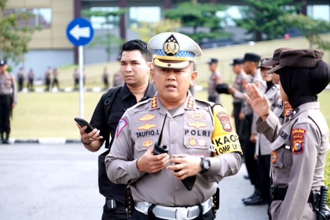 
					Hadapi Libur Panjang, Berikut Strategi Ditlantas Polda Riau Berikan Kenyamanan Lalu Lintas di Kota Pekanbaru.