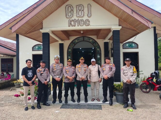 
					Kapolres Kuansing Tinjau Langsung Pelaksanaan Ibadah Kenaikan Isa Almasih di Sejumlah Gereja