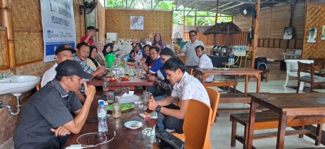 
					PWMOI Lahir Dari Rahim Ibu Pertiwi, Siap Memberikan Suasana Yang Kondusif dan Pemberitaan Berimbang.