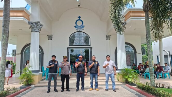 
					Polsek Rumbai Pesisir Amankan 12 Gereja Saat Ibadah Kenaikan Isa Almasih 2025 