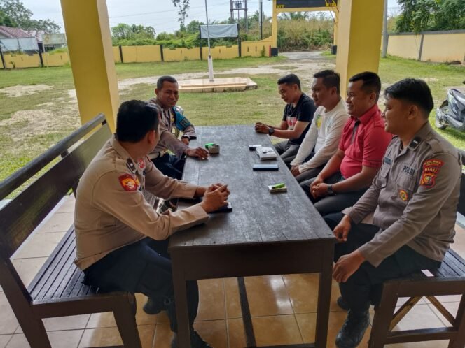 
					Polsek Benai Laksanakan Jumat Curhat di Kelurahan Benai, Serap Aspirasi Masyarakat.