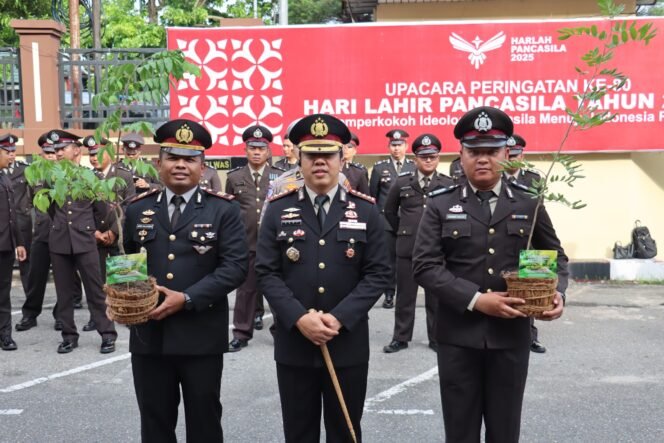 
					Kapolresta Pekanbaru Pimpin Upacara Peringatan ke-80 Hari Lahir Pancasila Tahun 2025 