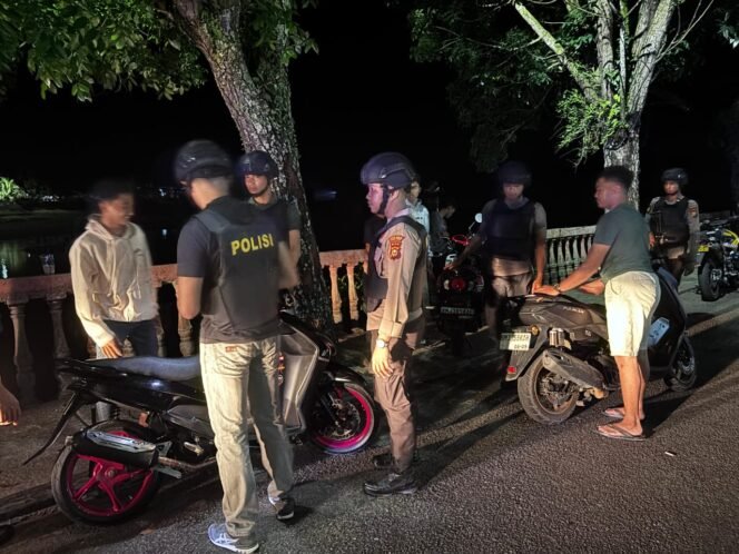 
					Patroli Tim RAGA Polres Kuansing Jamin Keamanan Kota Taluk Kuantan