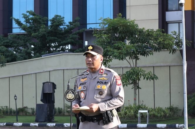 
					Upacara Kenaikan Pangkat Pengabdian di Polda Riau, Wujud Apresiasi atas Dedikasi.