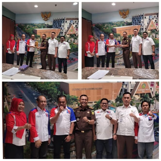 
					Silaturahmi dan Audiensi, DPW PWMOI Riau Siap Bersinergi dan Kolaborasi Dengan Kejati Riau.