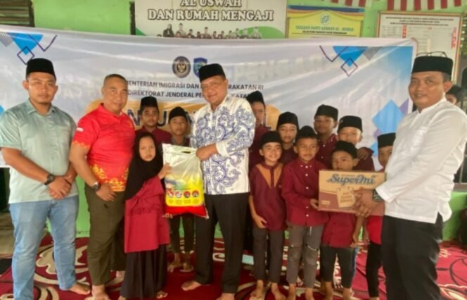 
					Berkah Iduladha, Lapas Pasir Pengaraian Tebar Kebaikan ke Pesantren dan Panti Asuhan.