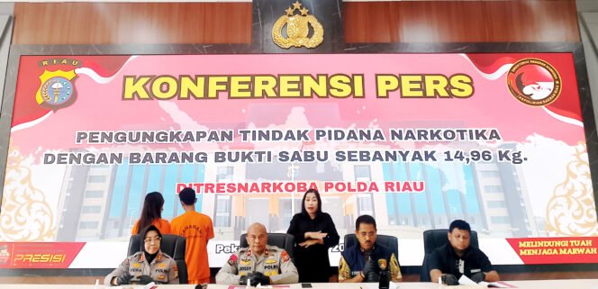 
					Gagalkan Peredaran 14,96 Kg Sabu, Polda Riau Ungkap Jaringan Internasional Narkotika.