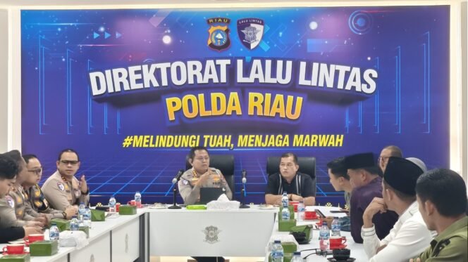 
					Ditlantas Polda Riau Sosialisasikan Rute, Pengamanan, dan Penutupan Jalan Riau Bhayangkara Run 2025.