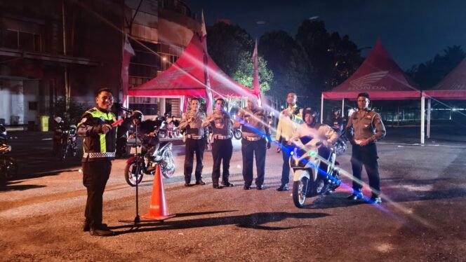 
					Dragbike Session 2 Ditlantas Polda Riau, 95 Starter Adu Kecepatan Resmi di Sport Center Rumbai.