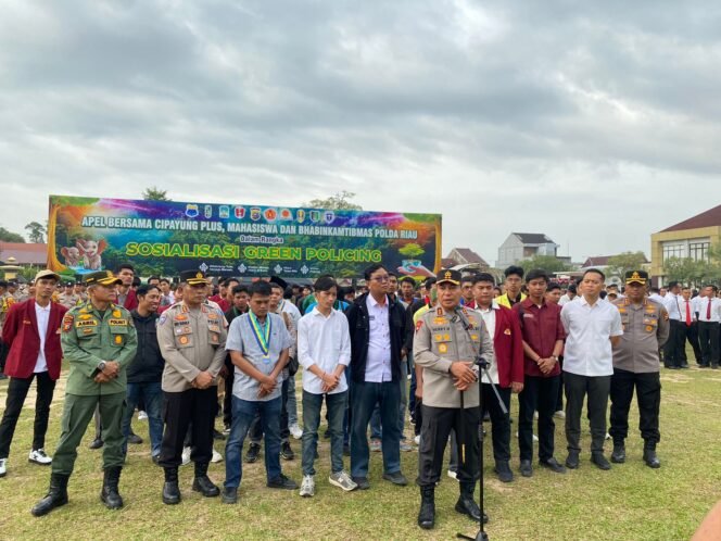 
					Polda Riau Menggelar Apel Bersama Cipayung Plus, Mahasiswa dan Bhabinkamtibmas Dalam Program Sosialisasi Green Policing.