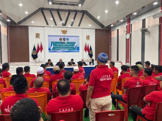 
					Komitmen Pelayanan, Lapas Pekanbaru Fasilitasi Penyuluhan Hukum bagi Warga Binaan.