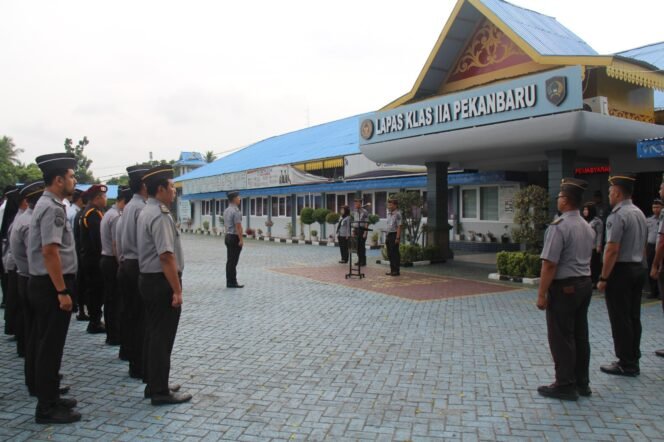 
					Apel Pagi Lapas Pekanbaru: Penguatan Disiplin, Kompetensi, dan Stabilitas Keamanan.