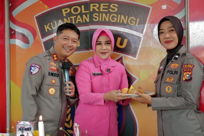 
					Polres Kuansing Gelar Syukuran HUT Polwan ke-77, Kapolres Tekankan Profesionalisme dan Pengabdian.