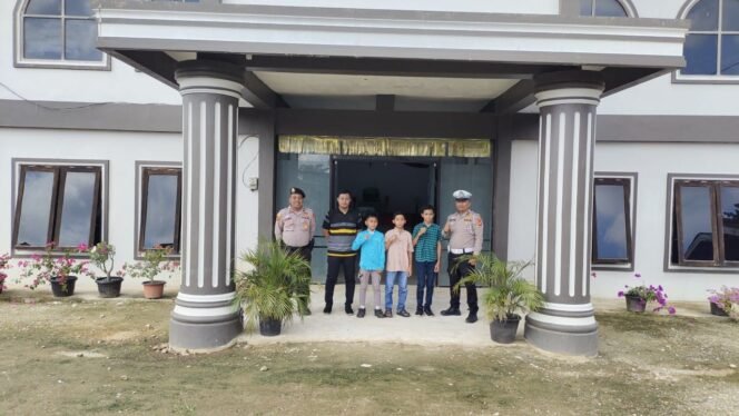 
					Polsek Tandun Gelar Patroli Minggu Kasih, Pastikan Ibadah Jemaat Berjalan Aman dan Khidmat.