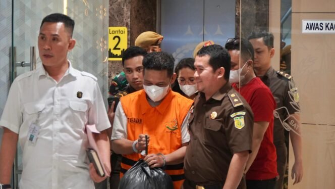 
					Kejati Riau Tahan Eks Direktur PT SPRH Terkait Dugaan Korupsi Dana PI 10 Persen