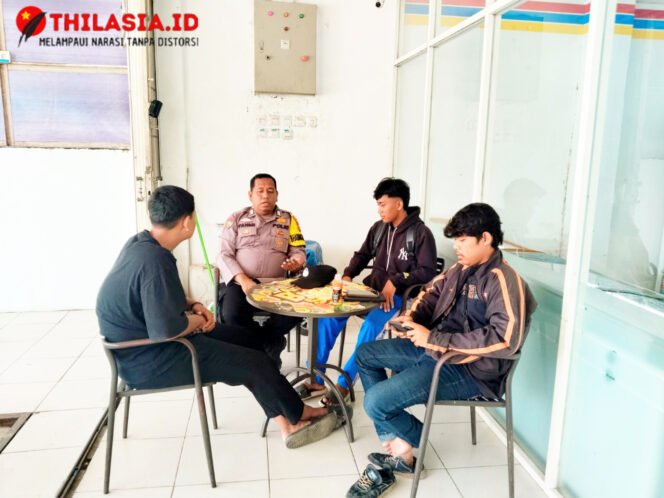 
					Polsek Rambah Hilir Serap Aspirasi Warga Lewat Jumat Curhat di Desa Rambah