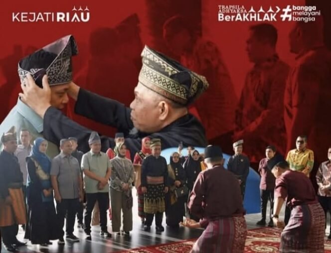 
					Tiba di Bumi Lancang Kuning, Kajati Sutikno Disambut Adat Melayu dan Teguhkan Sinergi Penegakan Hukum di Riau