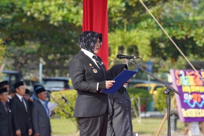 
					Semarak Hari Sumpah Pemuda ke-97 Bupati Siak Serahkan Penghargaan Pemuda Berprestasi