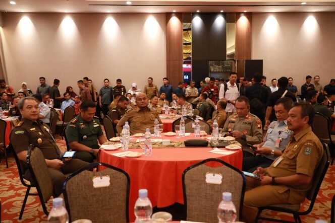 
					Wakil Bupati Siak Syamsurizal Hadiri Pembinaan Forkopimda se-Provinsi Riau