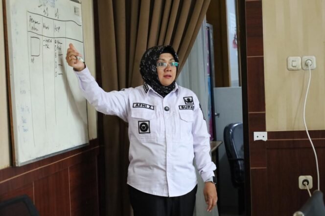 
					Bupati Afni Tekankan Efesiensi Listrik, Biaya Capai Rp70 Miliar per Tahun