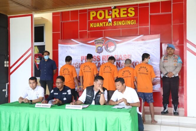 
					Polres Kuantan Singingi Gelar Press Release Ungkap Kasus Narkoba Periode Agustus–Oktober 2025