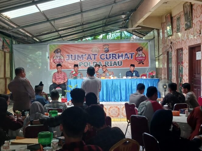 
					Polsek Rumbai Gelar Jumat Curhat, Warga Antusias Sampaikan Aspirasi Kamtibmas