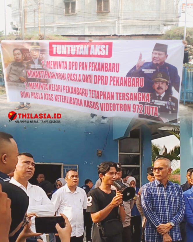 
					Kasus Videotron Memanas, BALAPATISIA Unjuk Rasa di Depan Kantor DPD PAN Kota Pekanbaru: Nonaktifkan Roni Pasla!