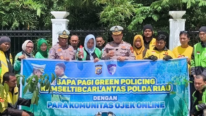
					Ditlantas Polda Riau Gelar Sapa Pagi Green Policing: Polantas Bersahabat dengan Ojol, Tanamkan Keselamatan dan Kepedulian Lingkungan