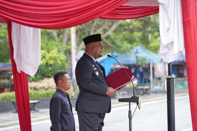 
					Peringati Hari Pahlawan ke-80, Pemkab Siak Gelar Upacara dan Tabur Bunga di Makam Sultan