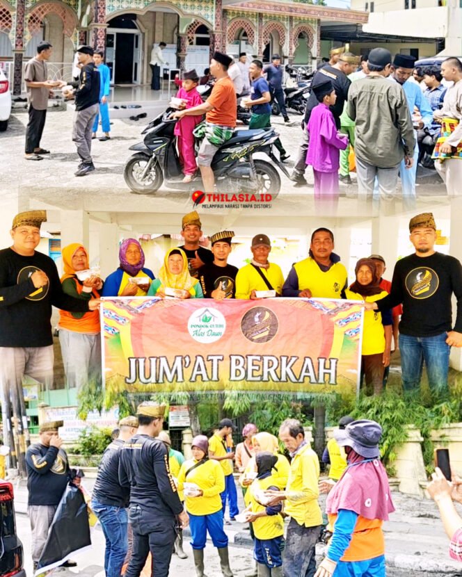 
					Jumat Berbagi di Senapelan: Tanjak Bertuah Hadirkan Senyum Lewat 150 Hidangan Kasih