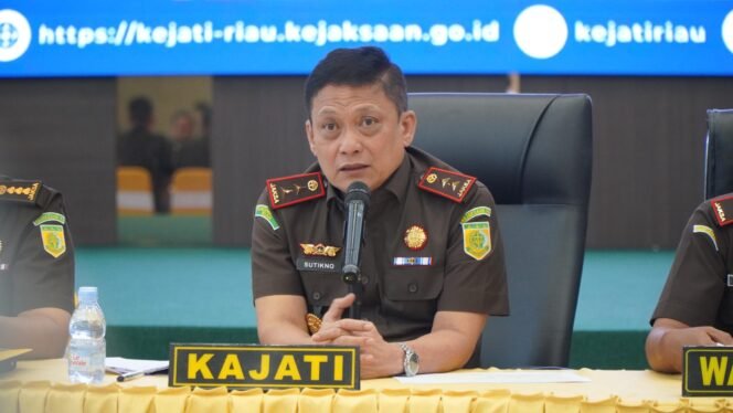 
					Refleksi Akhir Tahun 2025, Kejati Riau Catat Capaian Signifikan Penegakan Hukum dan Pemulihan Aset