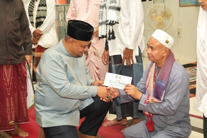 
					Safari Ramadan 1447 H, Pemkab Siak Ajak Tunaikan Zakat dan Perkuat Kepedulian Umat