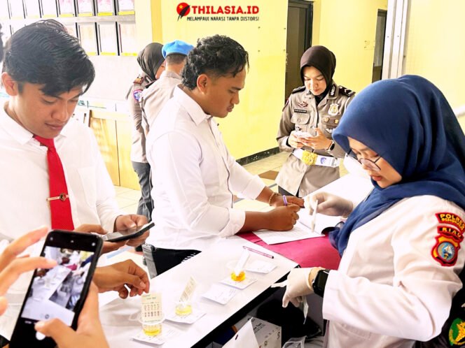 
					Seluruh Personel Polres Bengkalis hingga Polsek Jajaran Secara Serentak Melaksanakan Tes Urine