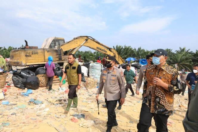 
					Darurat Sampah di Pekanbaru, Polda Riau Ingatkan Ancaman Bencana Ekologis