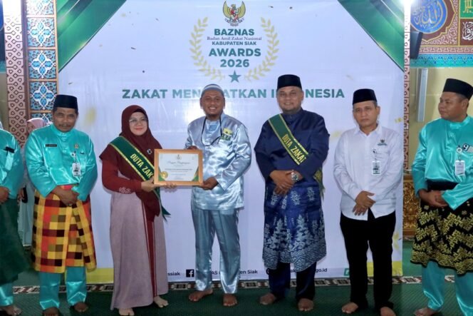 
					Bupati dan Wakil Bupati Siak Dikukuhkan Jadi Duta Zakat, Harap Pengumpulan Zakat Meningkat