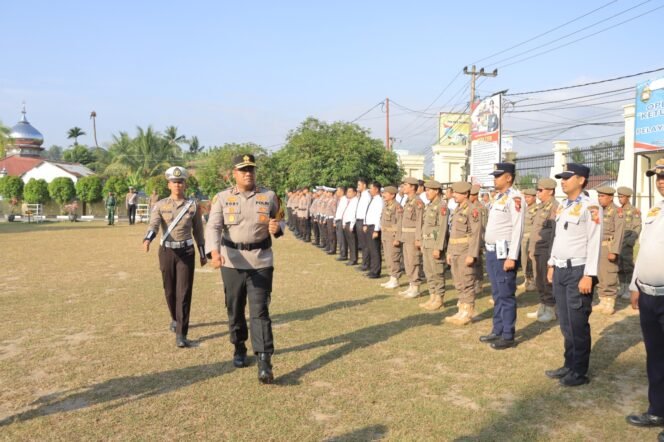 
					Polres Kampar Gelar Apel Siaga Operasi Lancang Kuning 2026, Perkuat Pengamanan Mudik Lebaran   