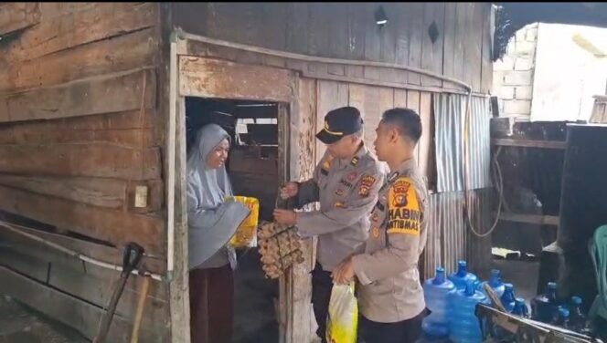 
					Polsek Rambah Salurkan Sembako untuk Duafa, Hadir Ringankan Beban di Bulan Ramadhan