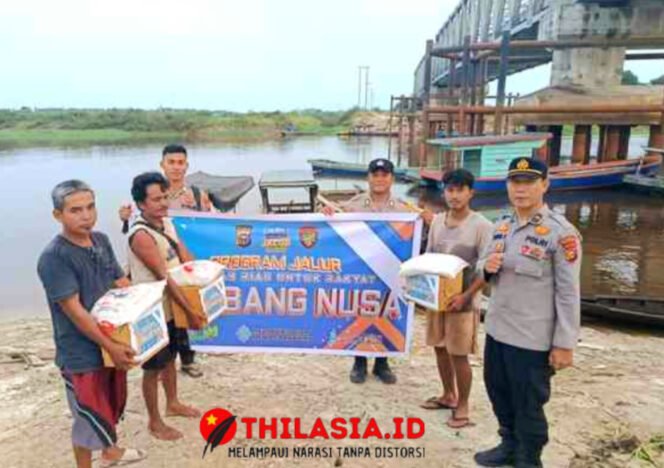 
					Lewat Program JALUR, Polsek Pujud Salurkan Bantuan Sembako kepada Nelayan Sungai Rokan