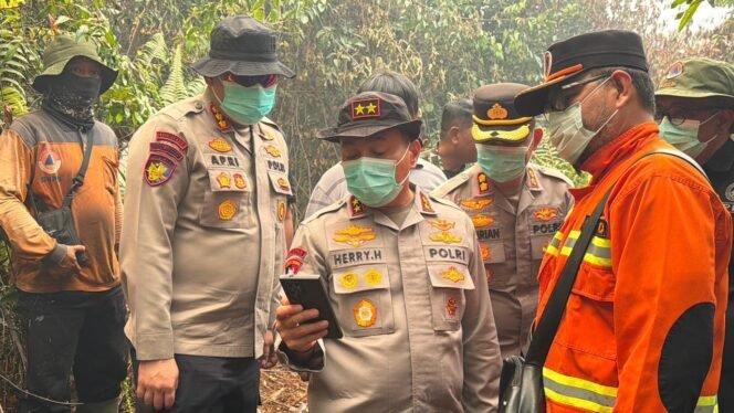 
					Ahli Lingkungan Wanti-wanti El Nino Ekstrem Saat Tinjau Karhutla di Bengkalis Bersama Kapolda Riau