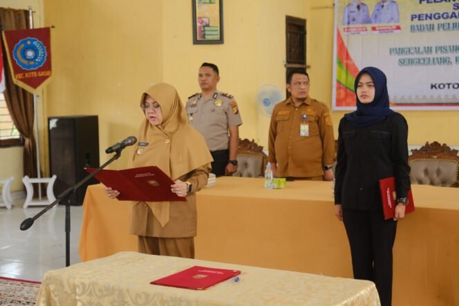 
					Lantik 11 PAW Bapekam Koto Gasib, Bupati Siak Soroti Pentingnya Sinergi dan Penguatan Fungsi Pengawasan