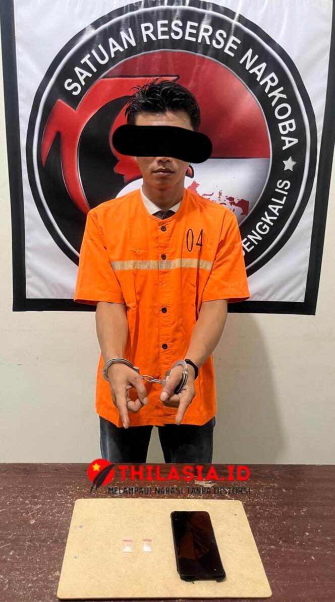
					Tak Berkutik Saat Digerebek, Pria di Bathin Solapan Kedapatan Genggam Sabu