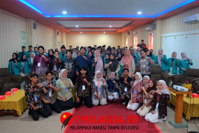 
					Syahradi Ramatul Presiden Mahasiswa Badan Eksekutif Mahasiswa Universitas Hang Tuah Pekanbaru, undang Bupati Siak isi materi Kegiatan BEM UHTP.