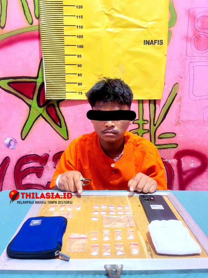 
					Dini Hari di Jalur Lintas, Pengedar Sabu 23 Paket Dibekuk Polisi