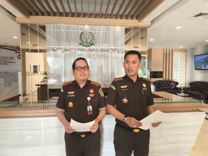 
					Akhir Pelarian Terpidana Penipuan Lahan, Tim Tabur Kejati Riau Berhasil Ringkus DPO di Pekanbaru