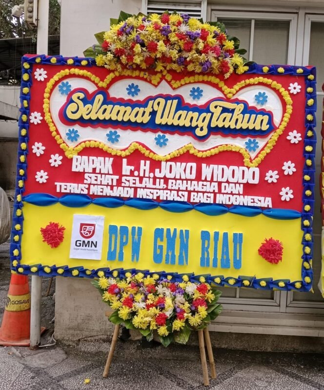 
					Karangan Bunga GMN Riau Jadi Sorotan di Depan Kantor DPP PSI pada Momen Ulang Tahun Jokowi