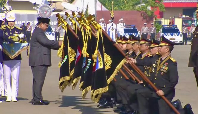
					Presiden Prabowo Anugerahkan Nugraha Sakanti kepada Polda Riau, Kapolda: Penghargaan Ini Buah Pengabdian Seluruh Personel