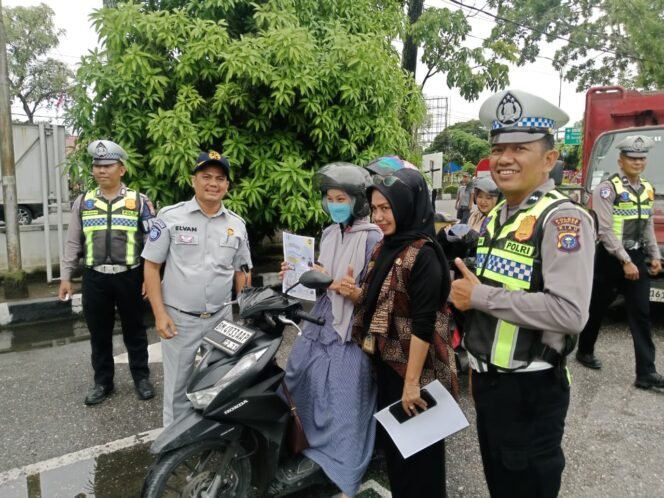 
					Bayar Pajak Kendaraan Kini Lebih Mudah, Satlantas Polres Kampar Ajak Masyarakat Manfaatkan Program Pemutihan