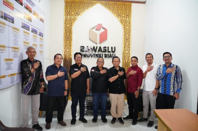 
					KPU Provinsi Riau Koordinasi PDPB Semester II Tahun 2026 dengan Bawaslu Provinsi Riau