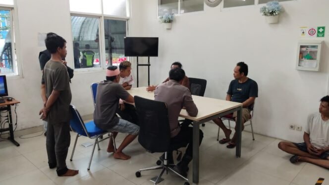 
					Gerak Cepat Polantas Karib Riau Amankan Terduga Pelaku Pengeroyokan Sesama Pengemudi di Tol Permai